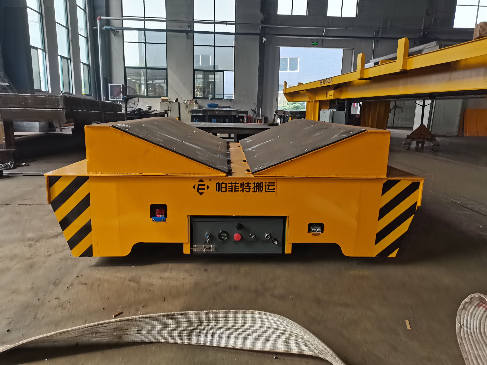 液壓升降電動(dòng)平臺(tái)車(chē)